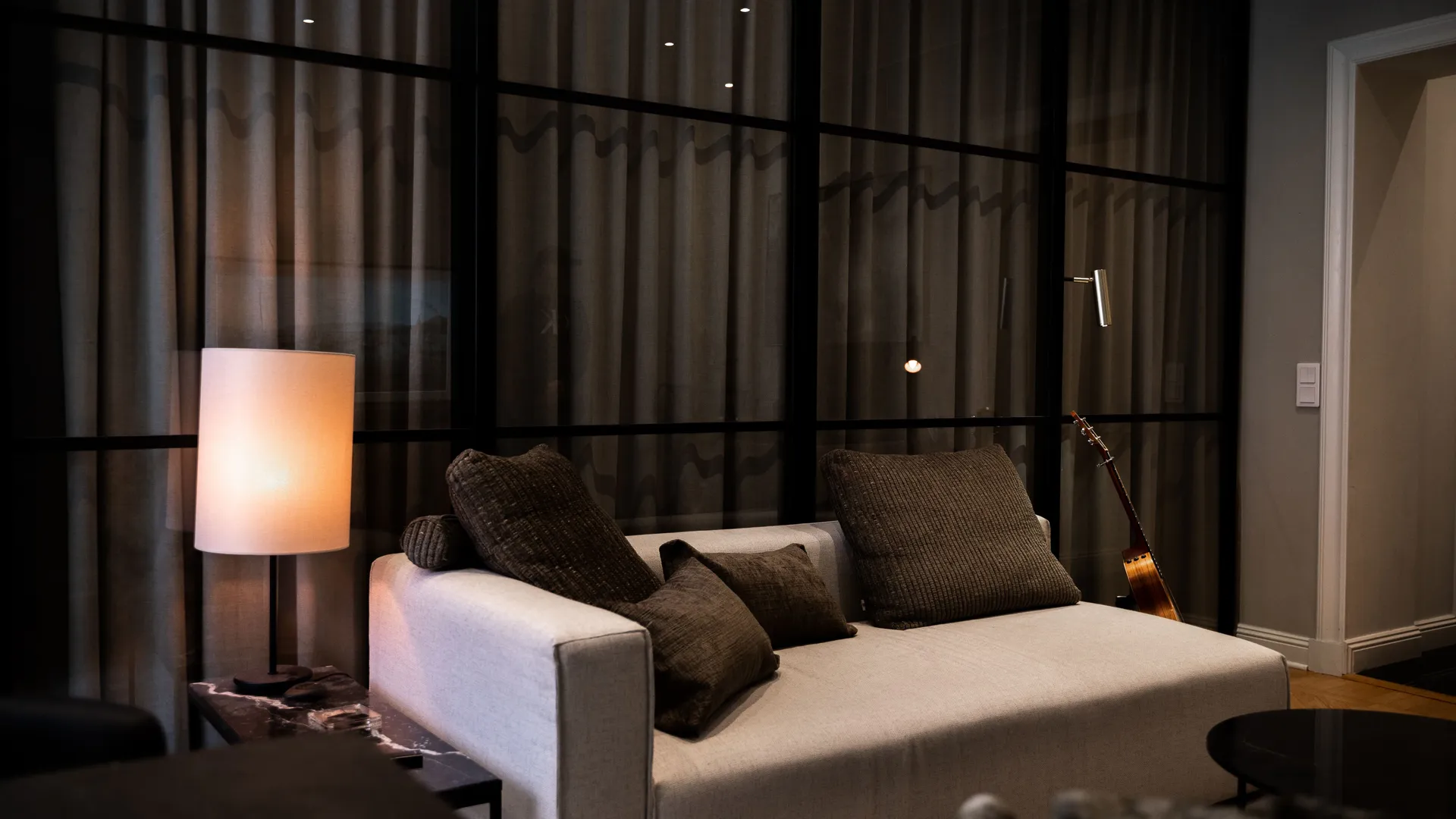 Brindle Måttbeställda gardiner i vardagsrum