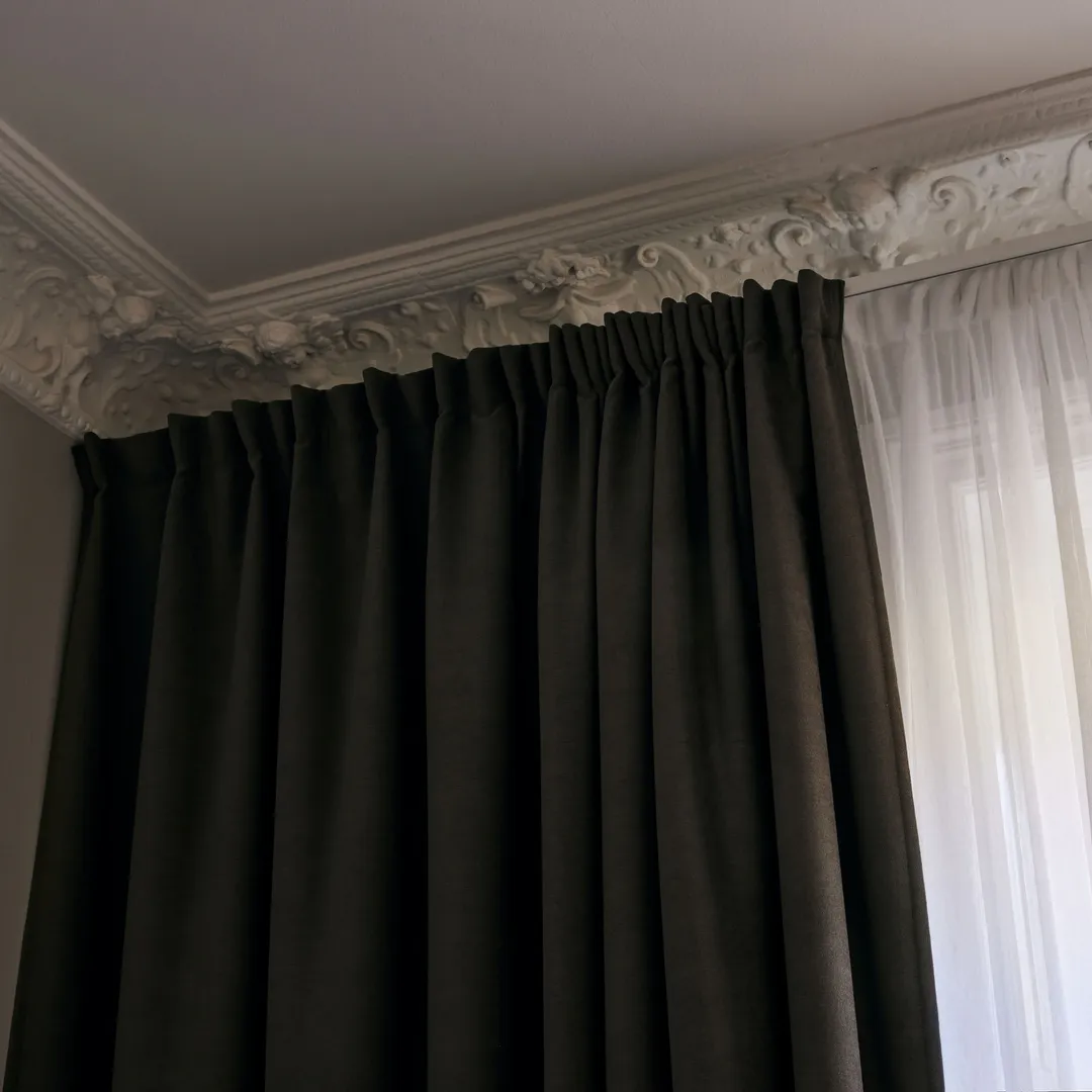 Brindle Måttbeställda gardiner för stuckatur