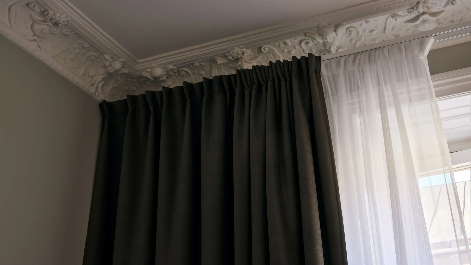 Brindle Måttbeställda gardiner för stuckatur