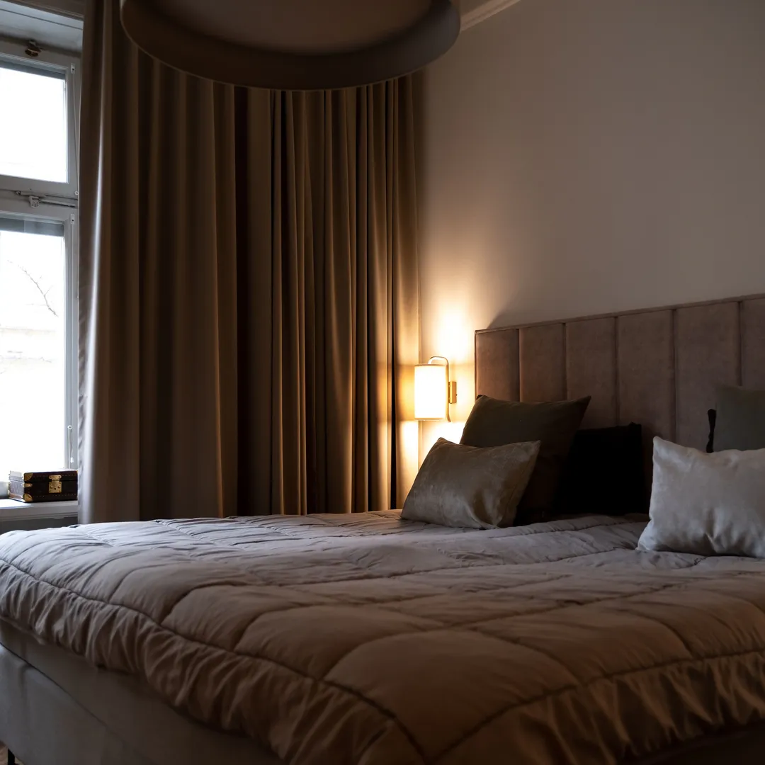 Brindle Måttbeställda mörkläggningsgardiner i sovrum